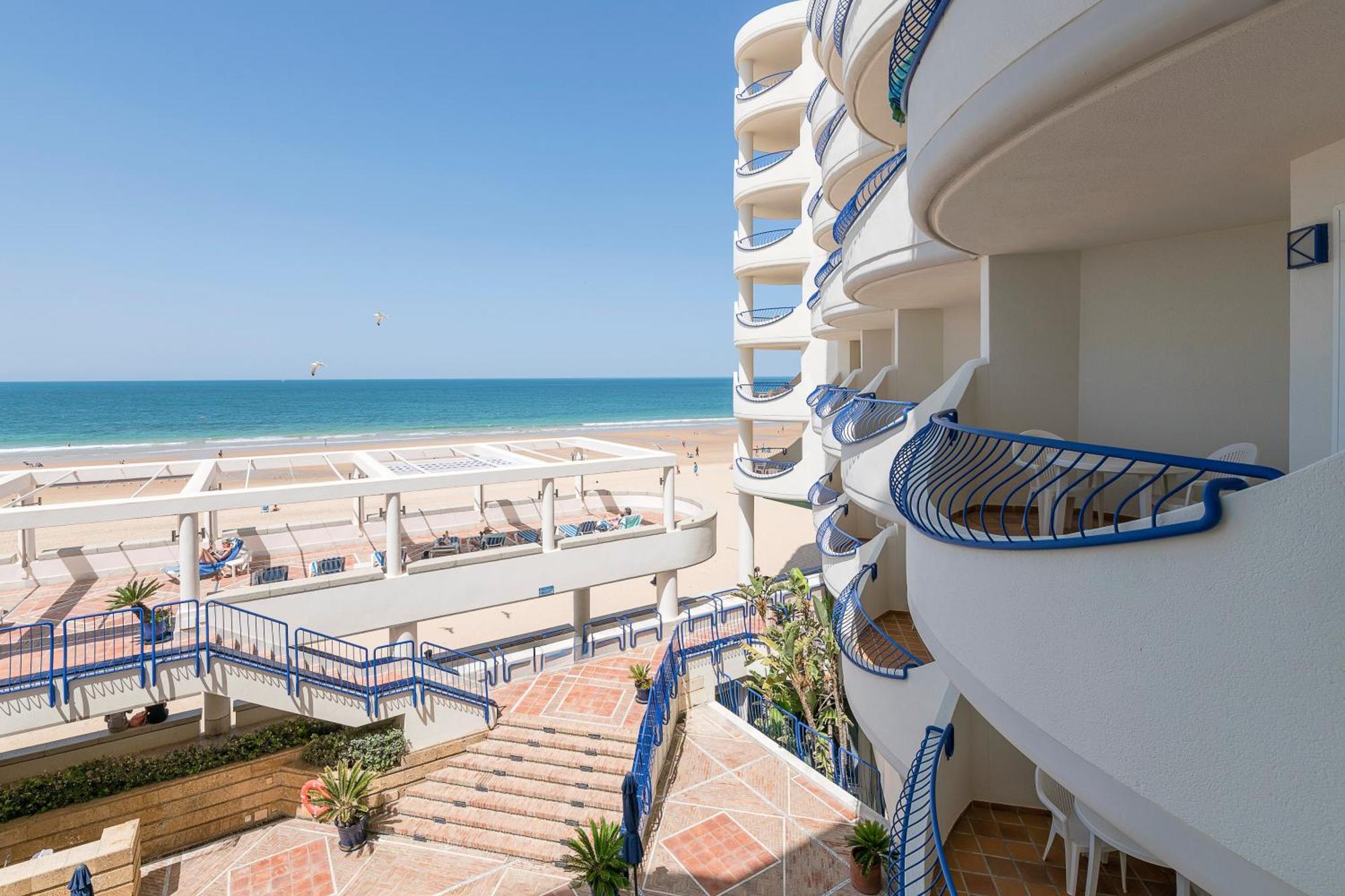 Hotel Playa Victoria Cadiz Bagian luar foto