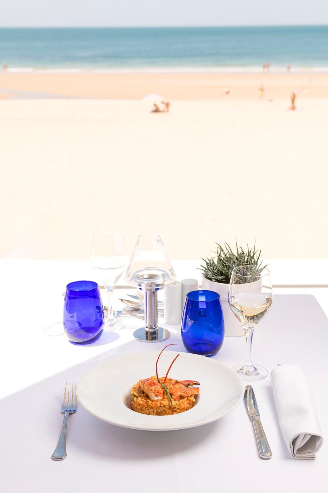 Hotel Playa Victoria Cadiz Bagian luar foto